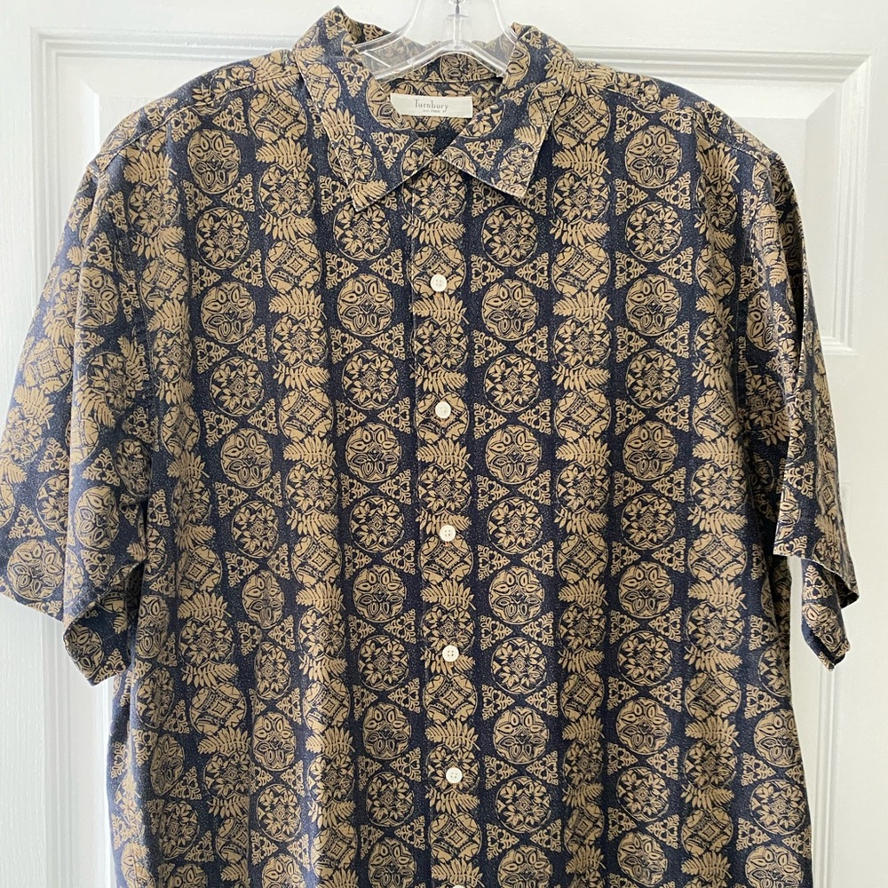 Turnbury Medium Button Down Short Sleeve Shirt